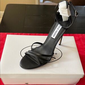 Steve Madden Elegant Black Heels